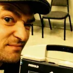 Justin Timberlake scatta selfie in cabina elettorale: nessuna penale