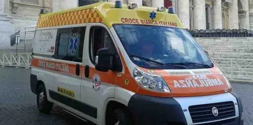 Roma, settantenne investita più volte: il conducente è in fuga