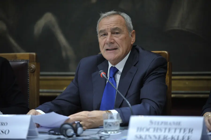 A Roma nasce "Liberi e Uguali". Grasso leader della sinistra radicale