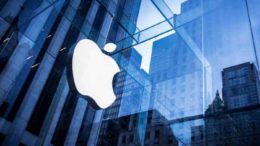 Apple: prodotti falsi su Amazon. L’azienda di Cupertino fa causa e chiede risarcimento