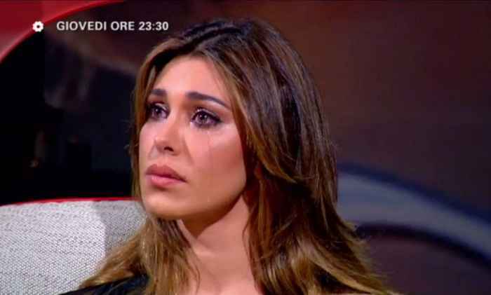 Belen Rodriguez, tutta la verità da Costanzo: "È stato Stefano a lasciarmi, ho fatto tutto per lui"