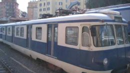 Roma, follia su un treno a Tor di Valle: giovane spacca un vetro e ferisce capotreno