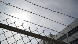 Rebibbia, detenuta uccide i suoi due bambini gettandoli dalle scale