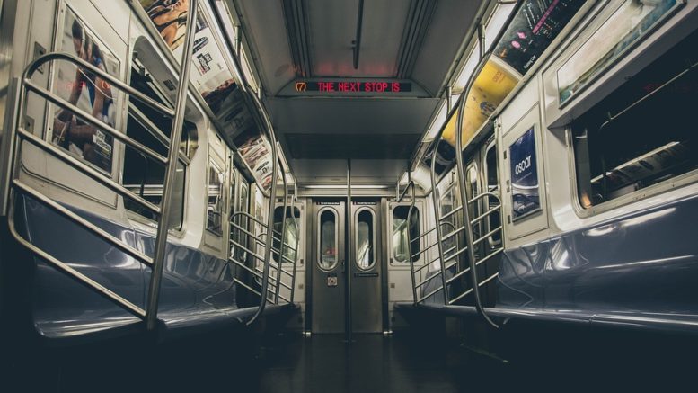 Roma, prete molesta quarantenne in pieno giorno in metro